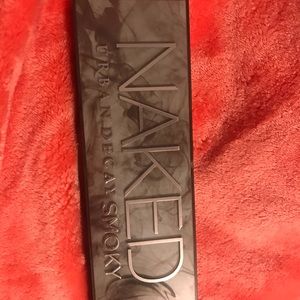 Naked Smokey pallete.